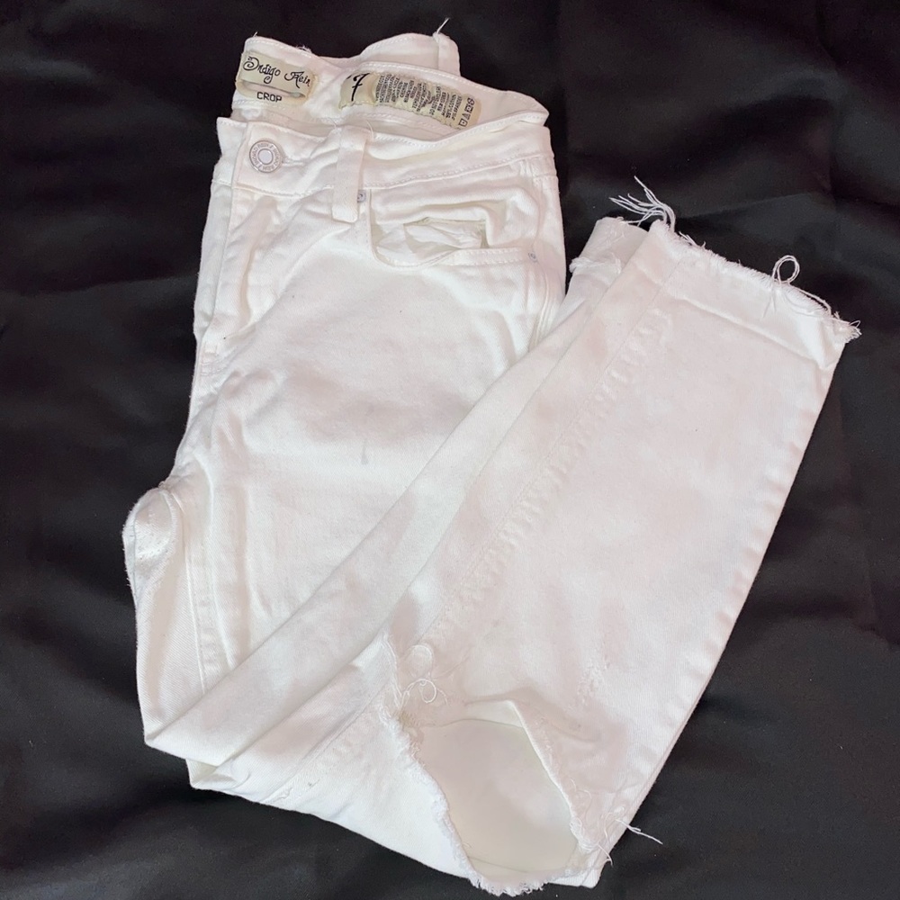 White distressed skinny crop jeans
